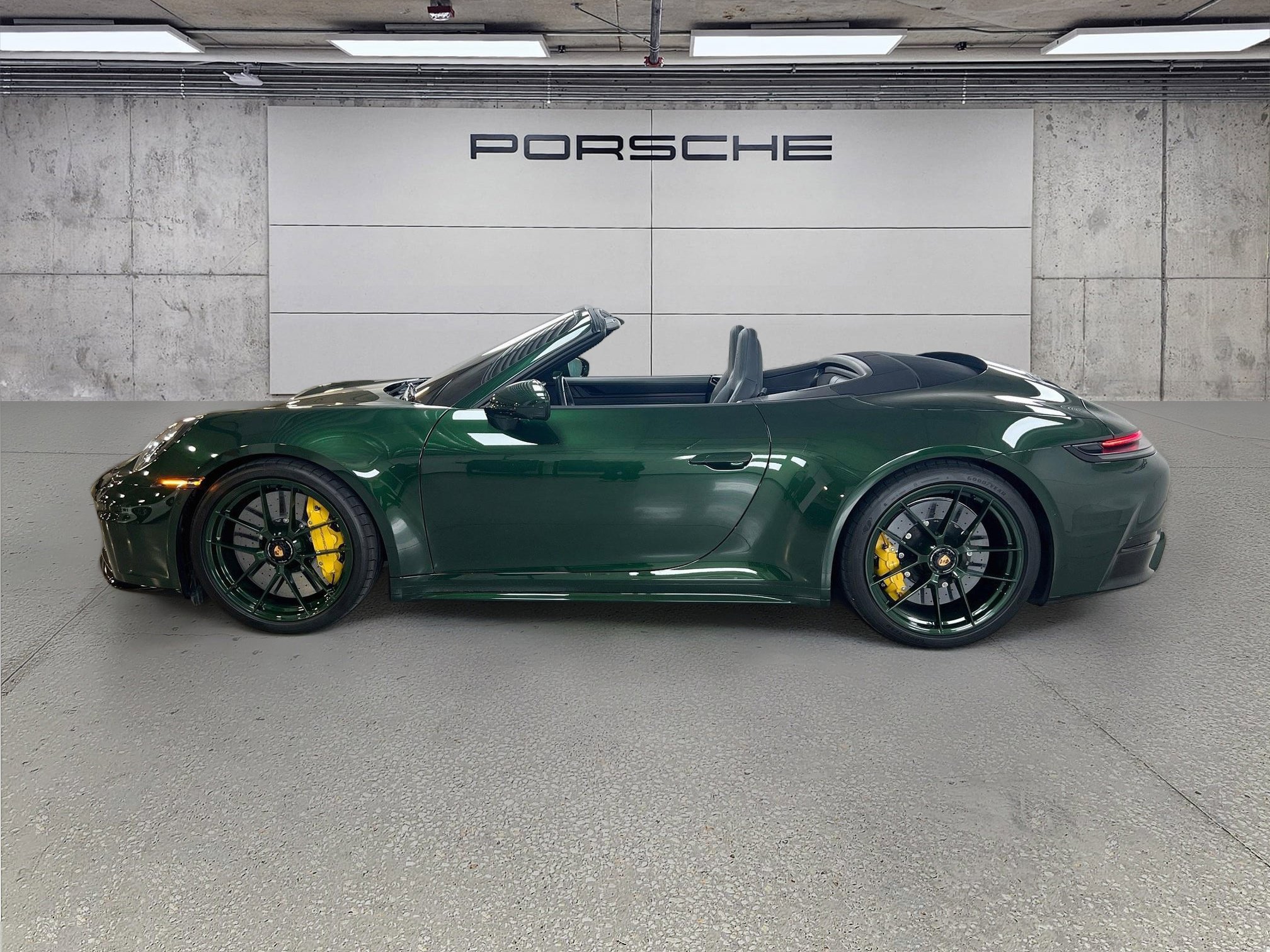 Certified 2026 Porsche 911 Carrera 4 GTS AWD/4WD image 35