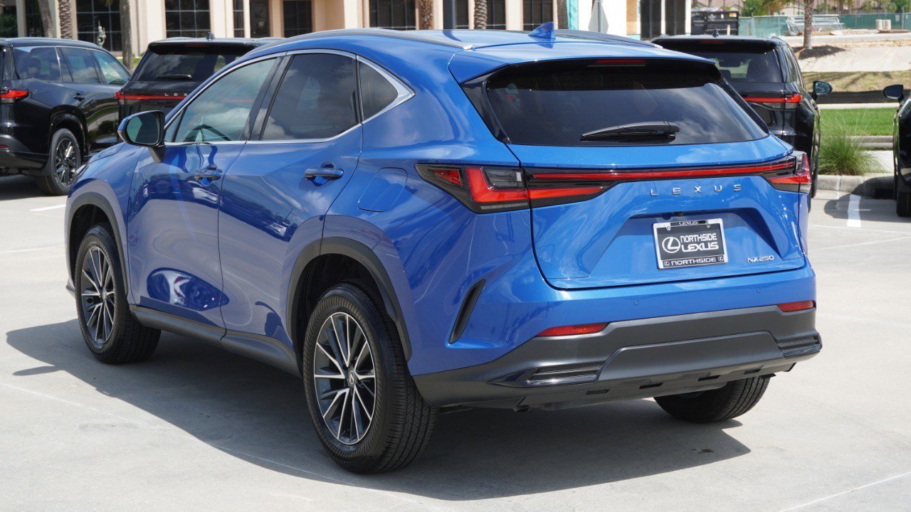 Used 2025 Lexus NX 250 FWD w/ Towing Package (2000 Lbs) image 8