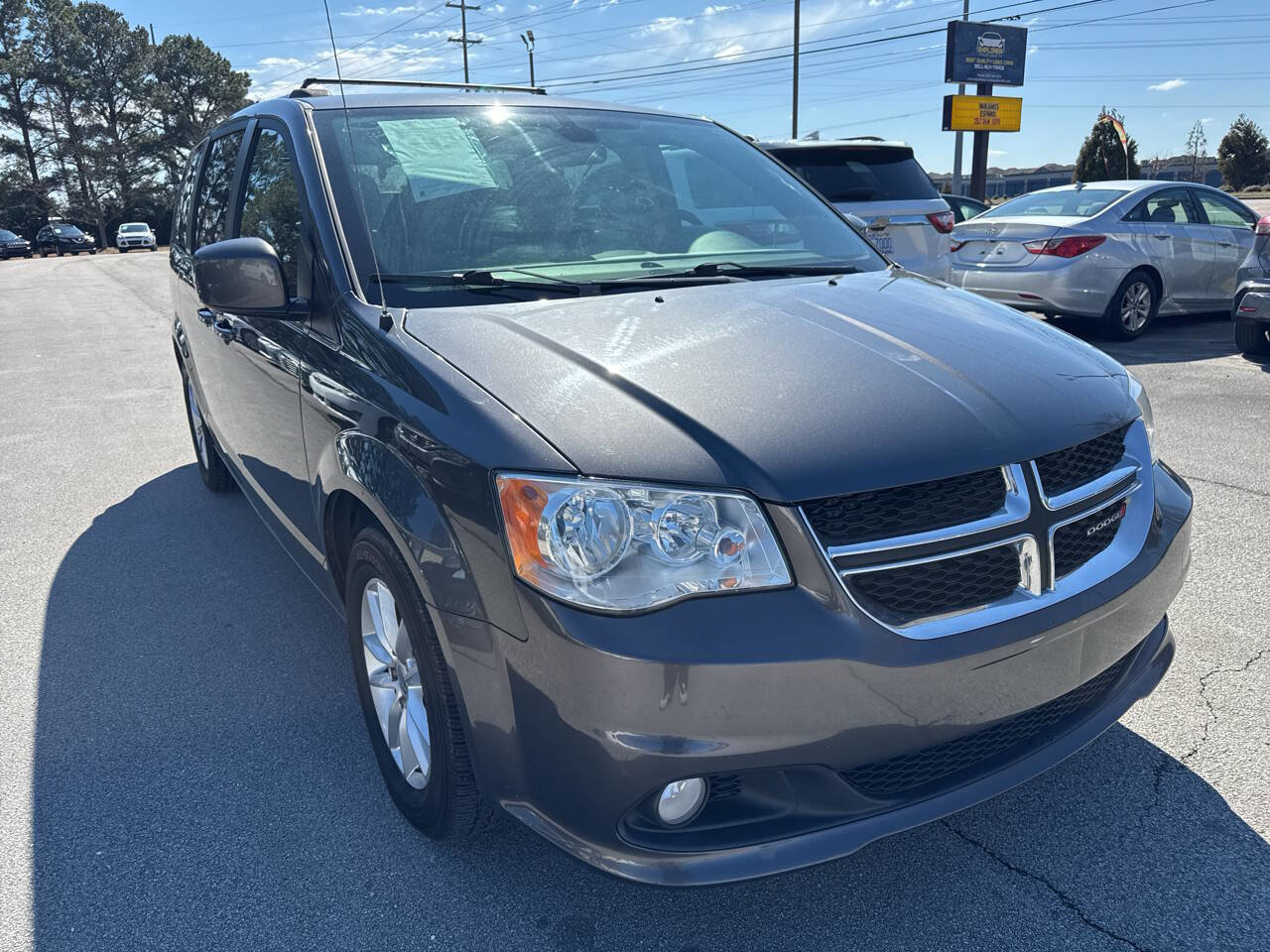 Used 2020 Dodge Grand Caravan SXT image 4
