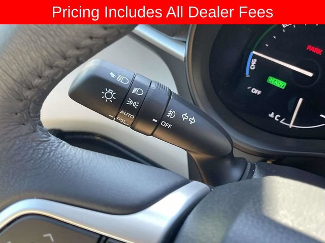 Used 2025 Toyota Sienna XLE FWD image 28