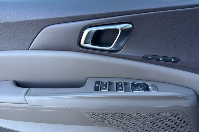 New 2026 Kia Carnival EX FWD image 12
