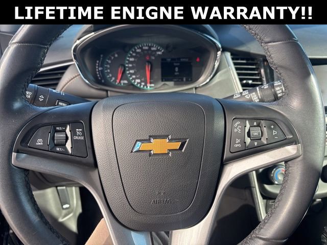 Used 2022 Chevrolet Trax LT w/ Midnight Edition AWD/4WD image 13