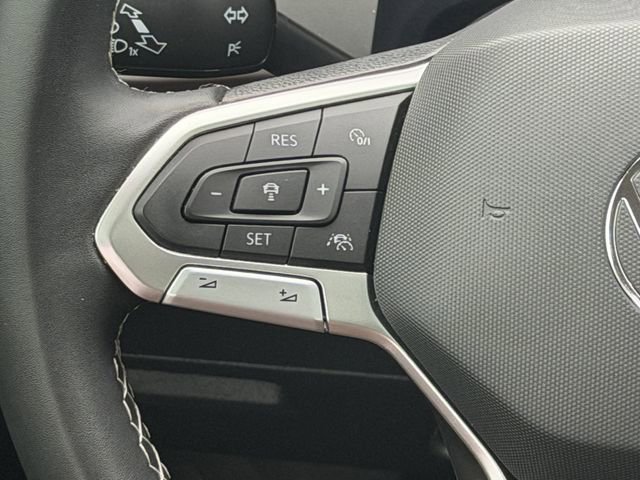 Used 2023 Volkswagen Atlas SEL AWD/4WD image 12