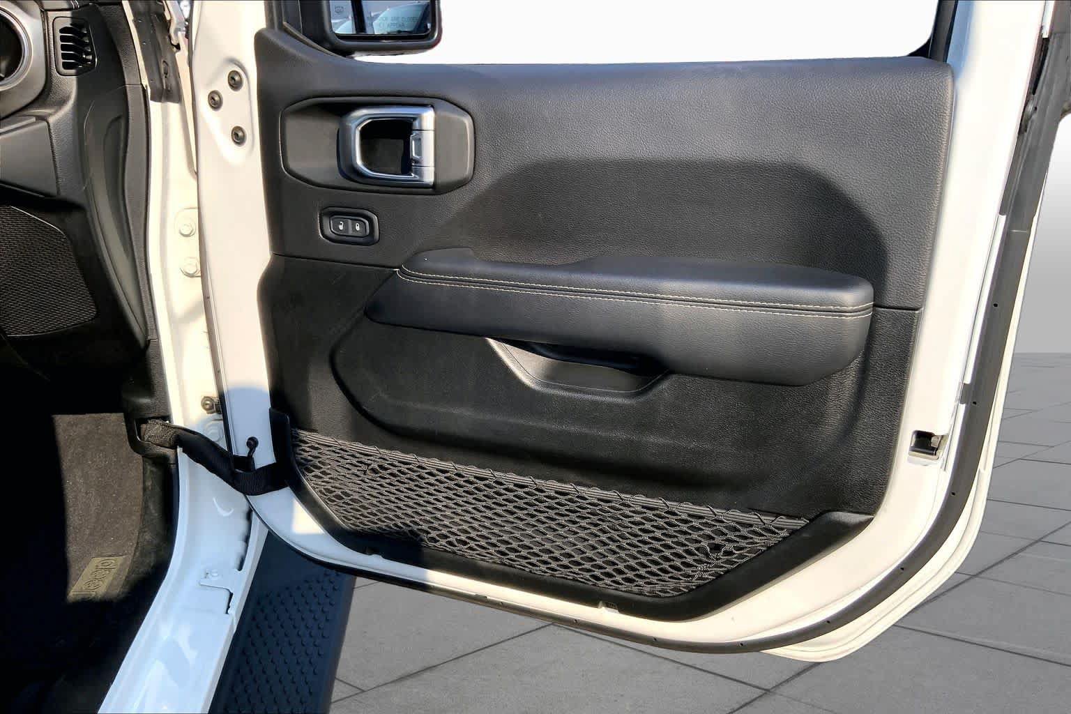 Used 2021 Jeep Wrangler Unlimited Sahara AWD/4WD image 21