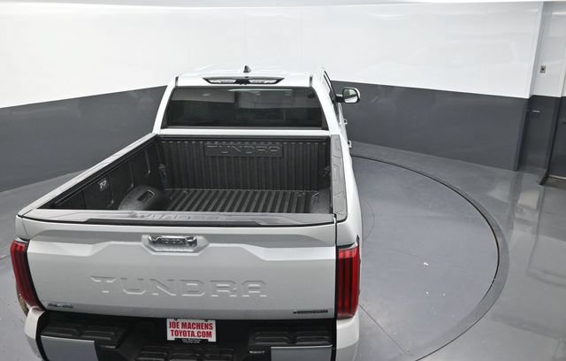 Used 2025 Toyota Tundra Limited AWD/4WD image 17