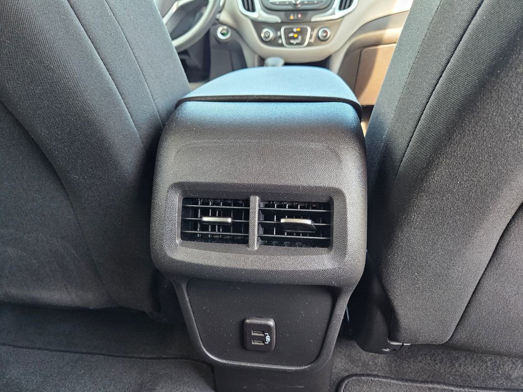 Used 2023 Chevrolet Equinox LT image 32