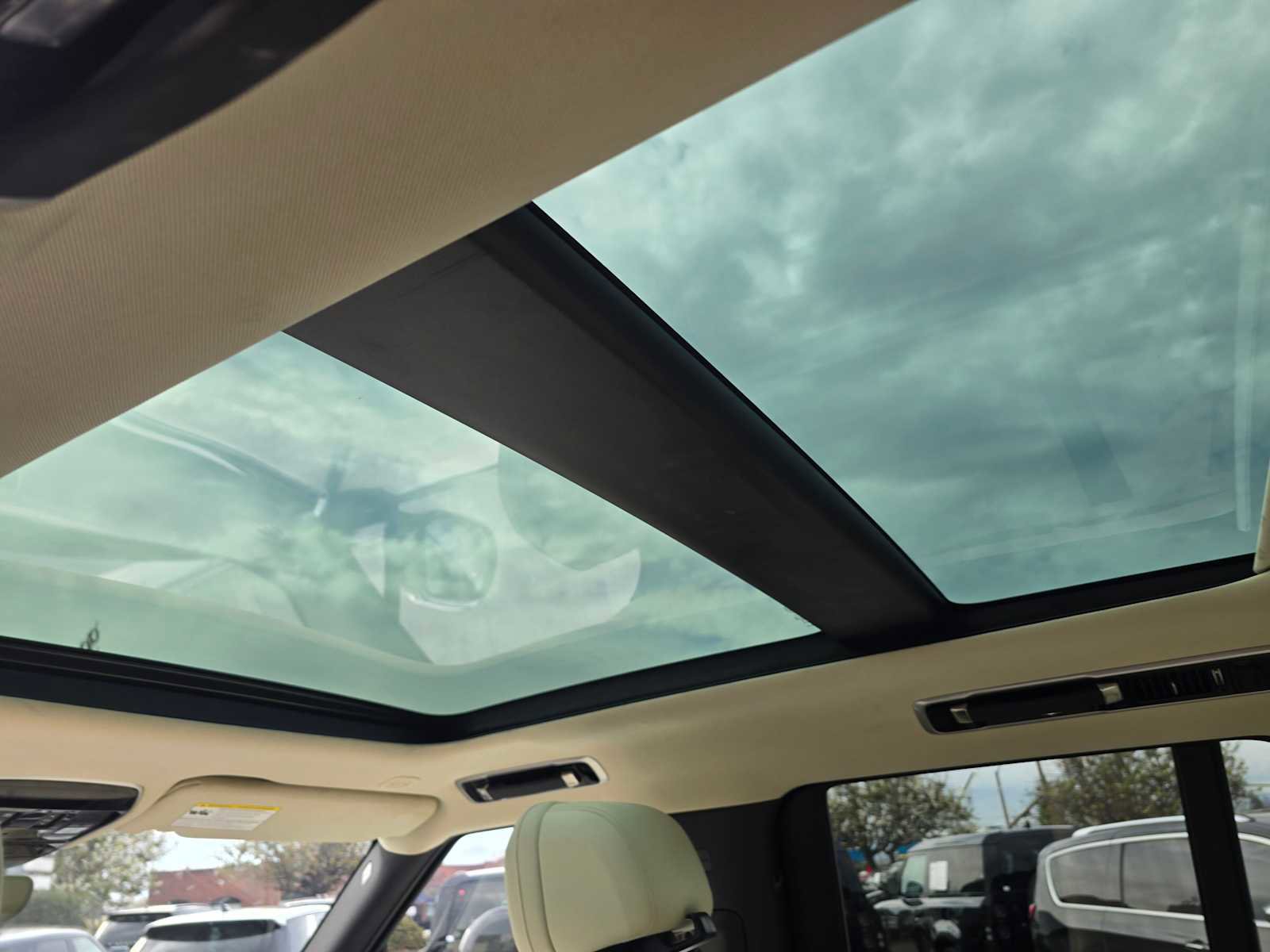 Used 2024 Land Rover Range Rover SE image 21