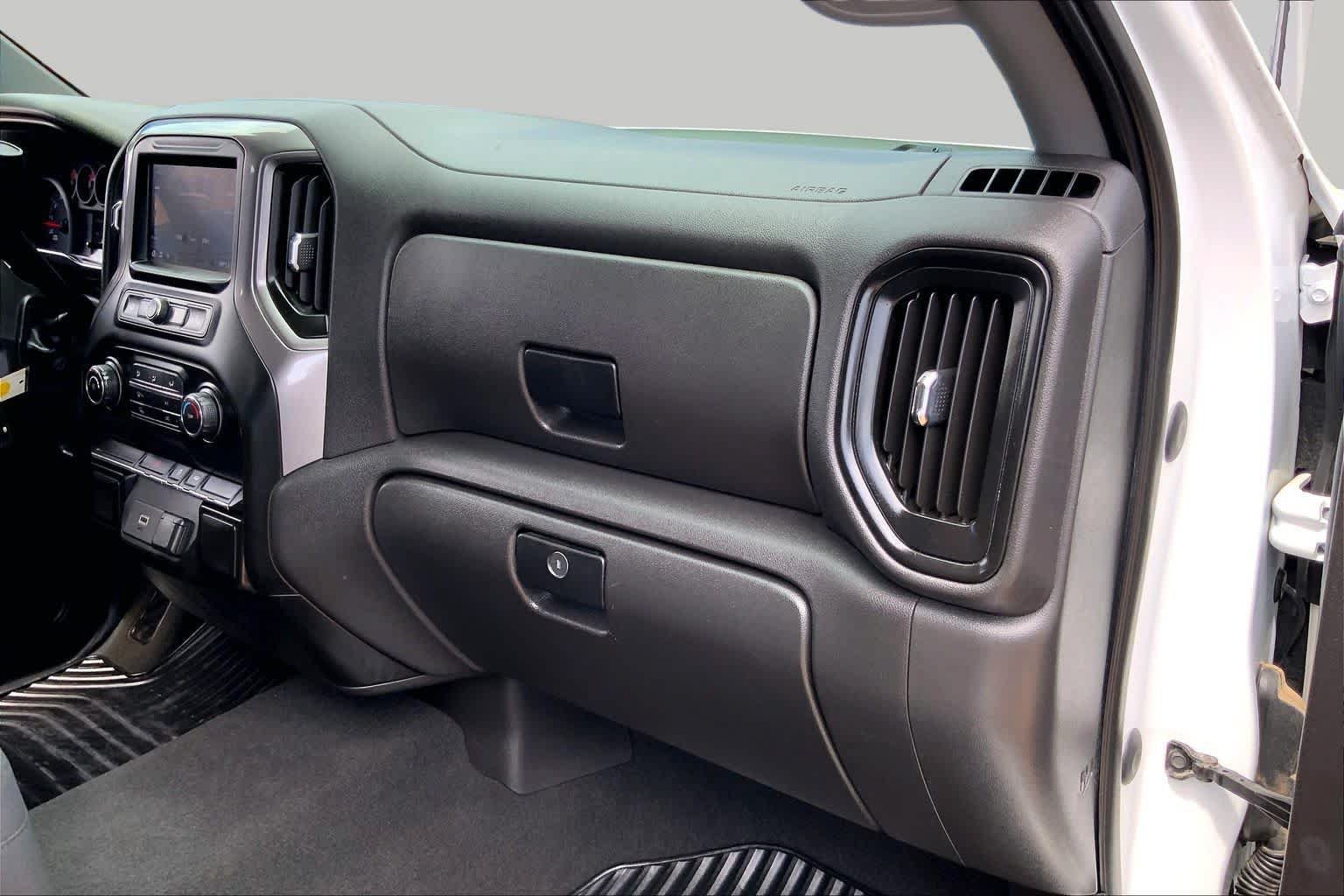Used 2020 Chevrolet Silverado 1500 Custom w/ Infotainment Package RWD image 17