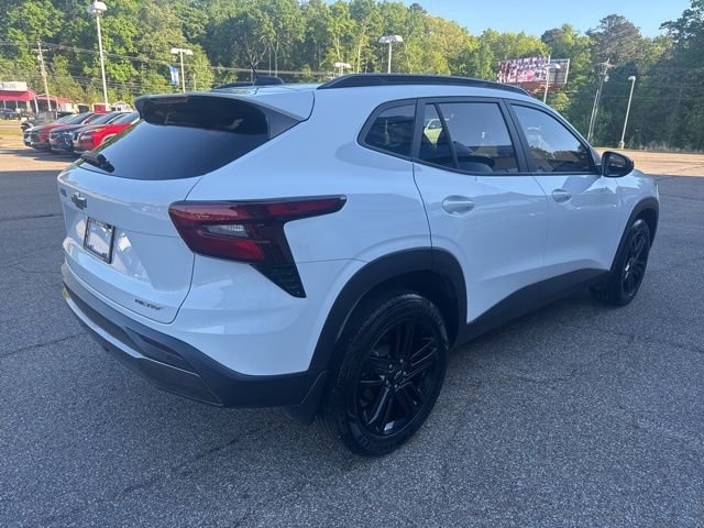 Used 2025 Chevrolet Trax ACTIV w/ Driver Confidence Package image 4