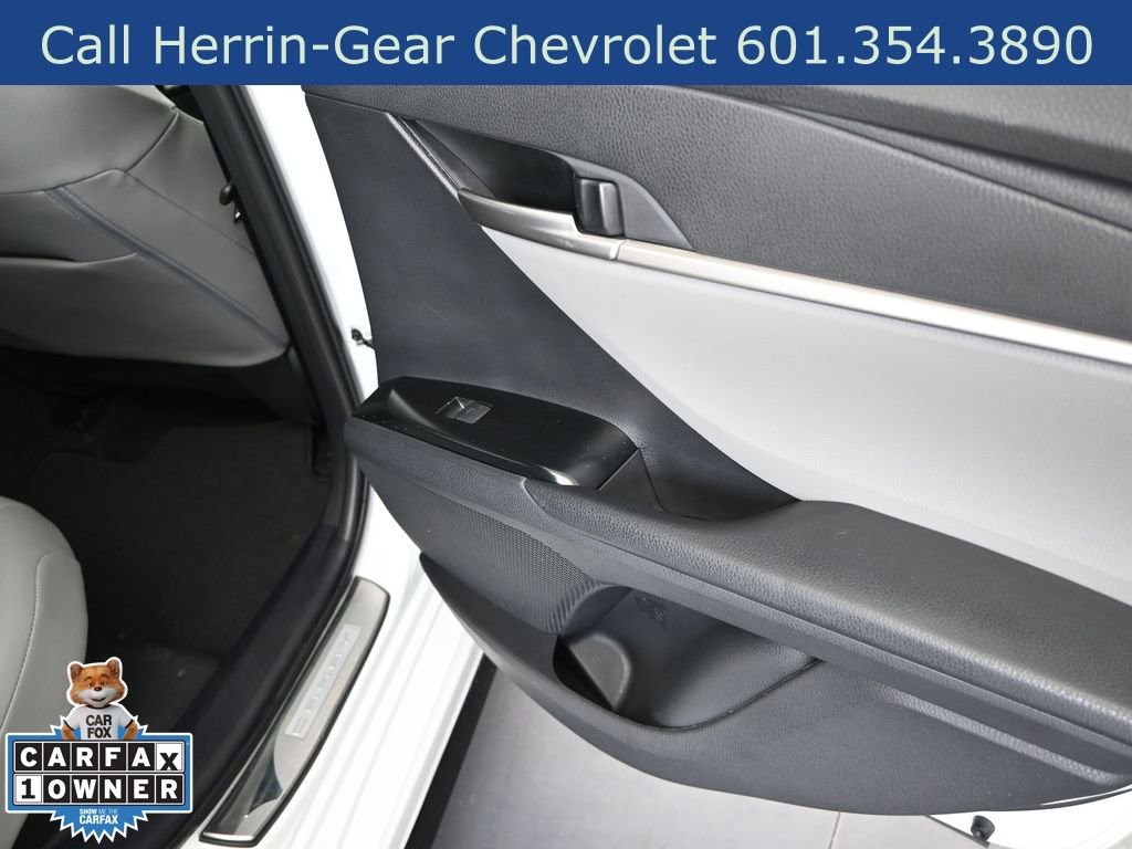 Used 2025 Toyota Camry SE w/ Convenience Package image 21