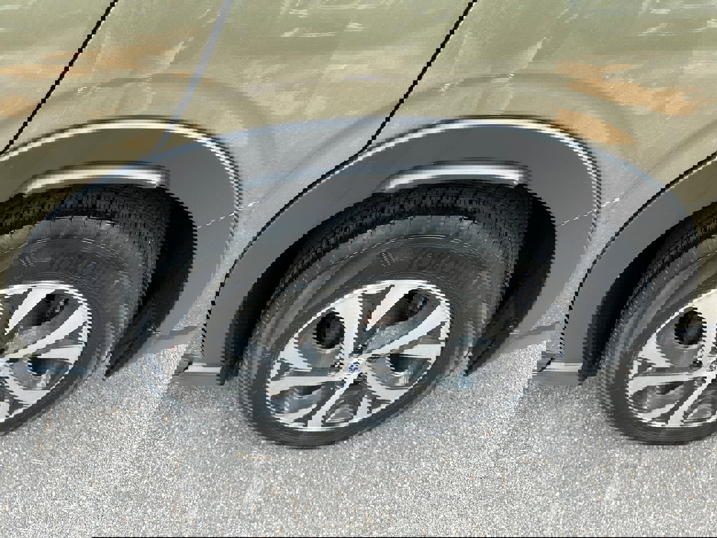 Used 2020 Subaru Outback Touring w/ Popular Package #2 image 9