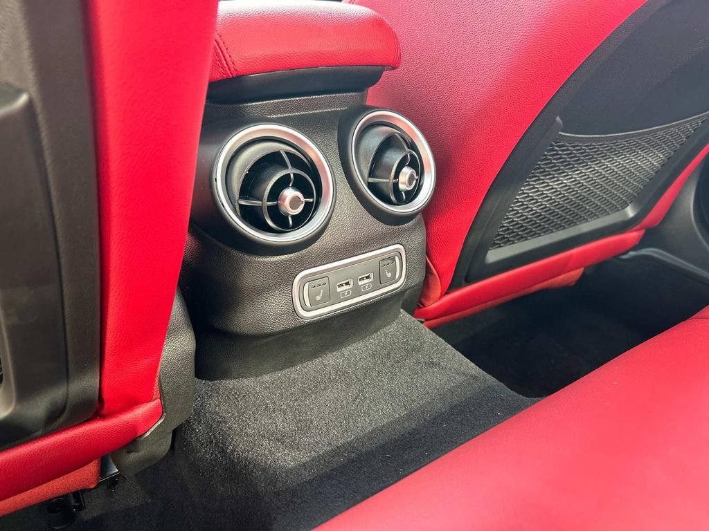 New 2025 Alfa Romeo Giulia AWD image 19