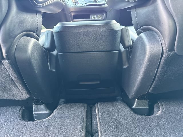 Used 2025 Chrysler Pacifica Select FWD image 30