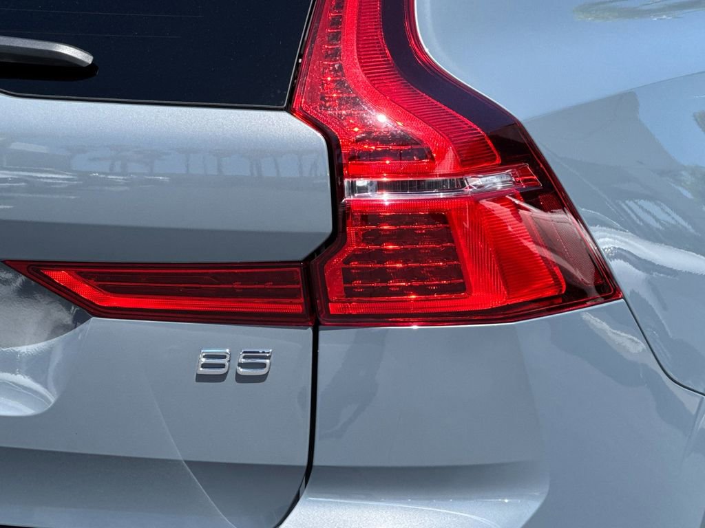 Certified 2023 Volvo XC60 B5 Ultimate FWD image 26