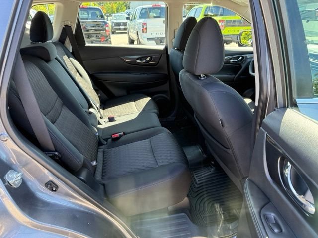 Used 2017 Nissan Rogue S AWD/4WD image 31