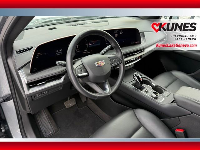 Used 2025 Cadillac XT4 Premium Luxury image 27