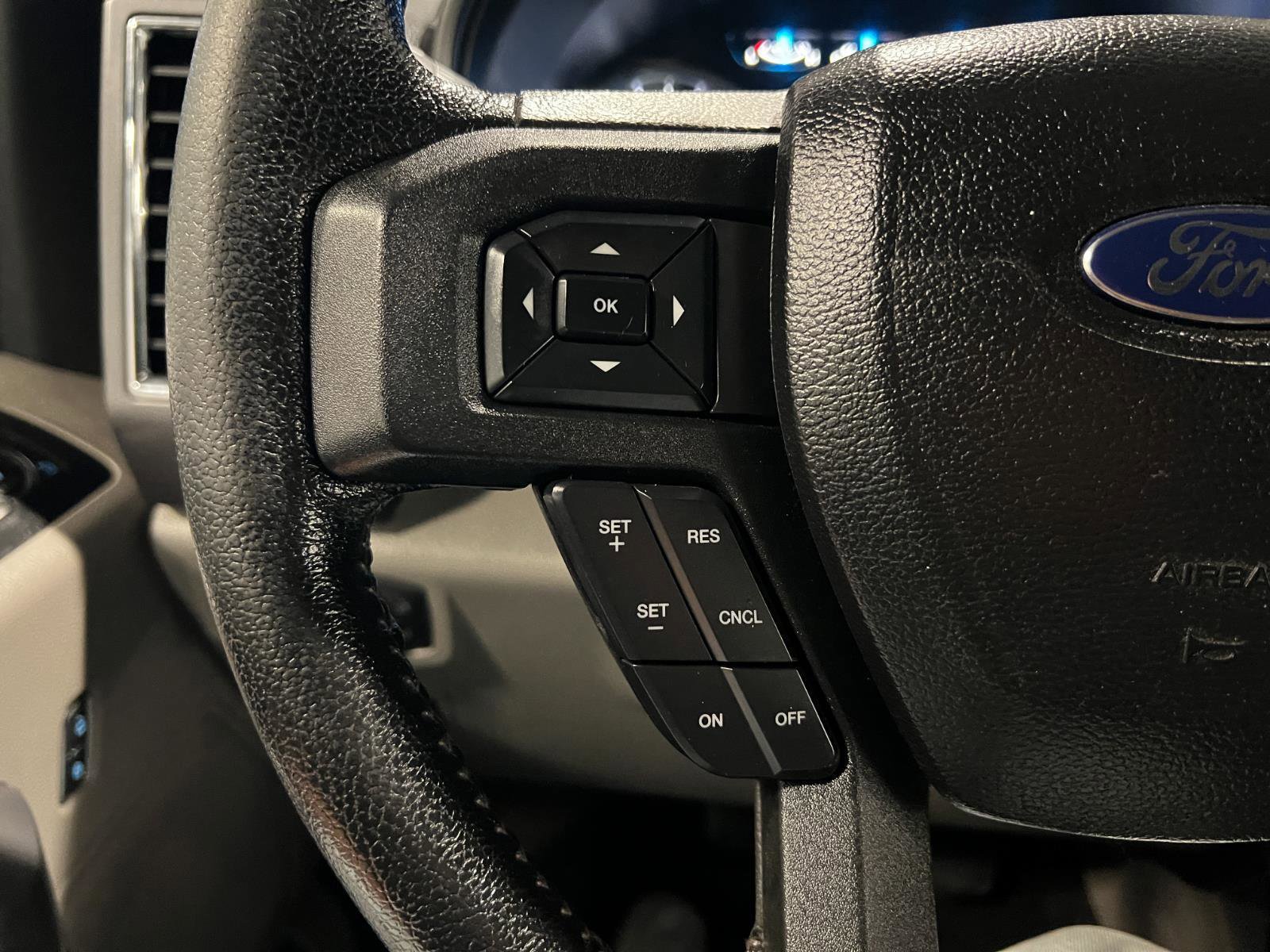 Used 2015 Ford F150 XLT w/ Equipment Group 302A Luxury image 13