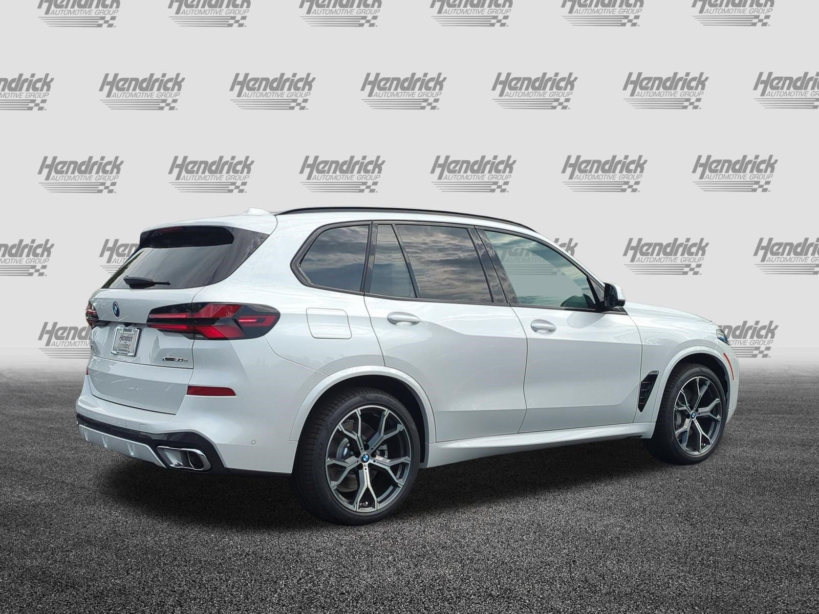 New 2026 BMW X5 xDrive50e w/ M Sport Package AWD/4WD image 10