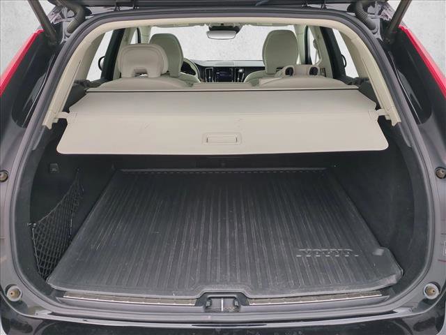 Used 2020 Volvo XC60 T5 Inscription w/ Protection Package image 6