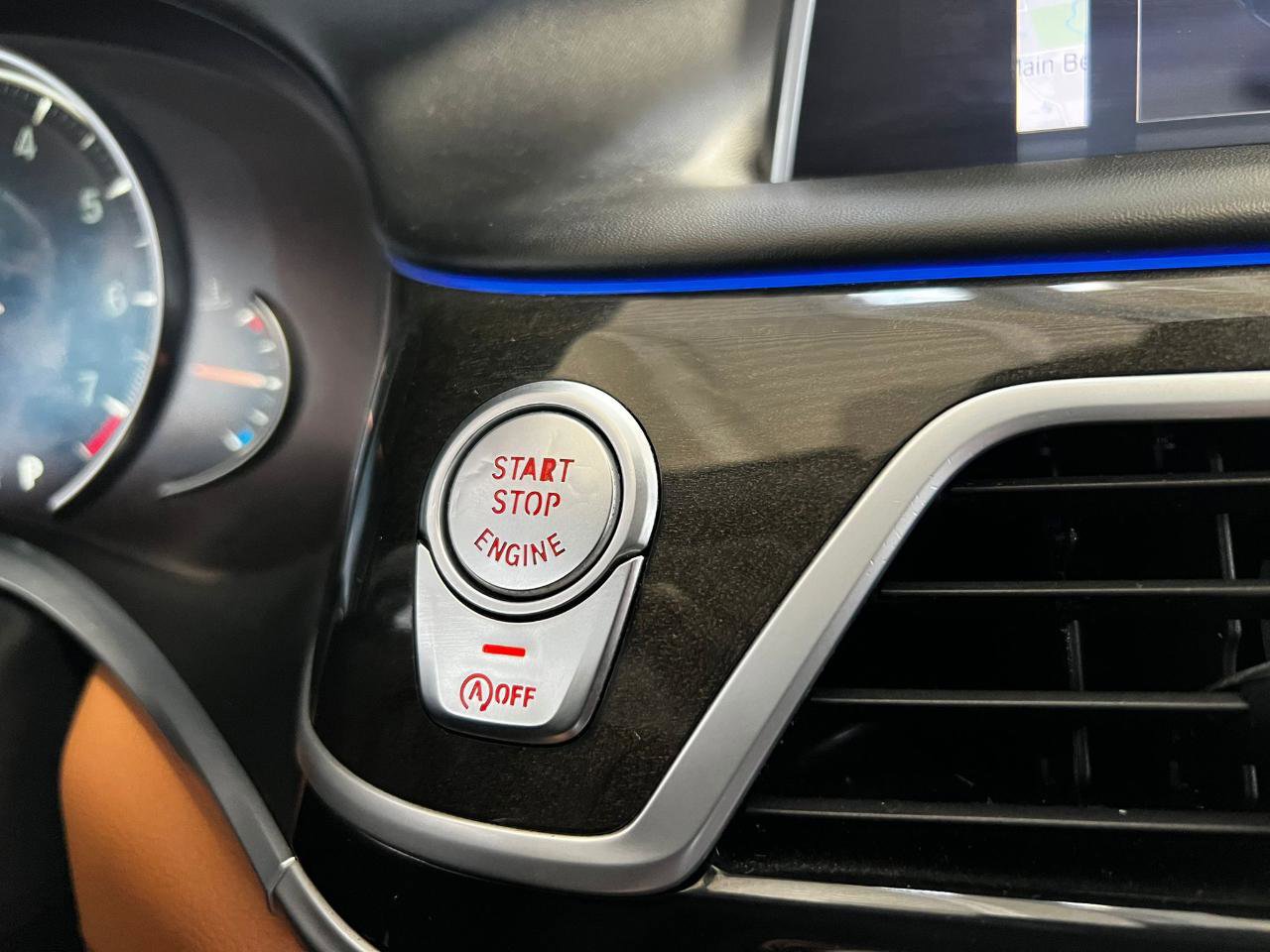 Used 2018 BMW 750i xDrive image 37