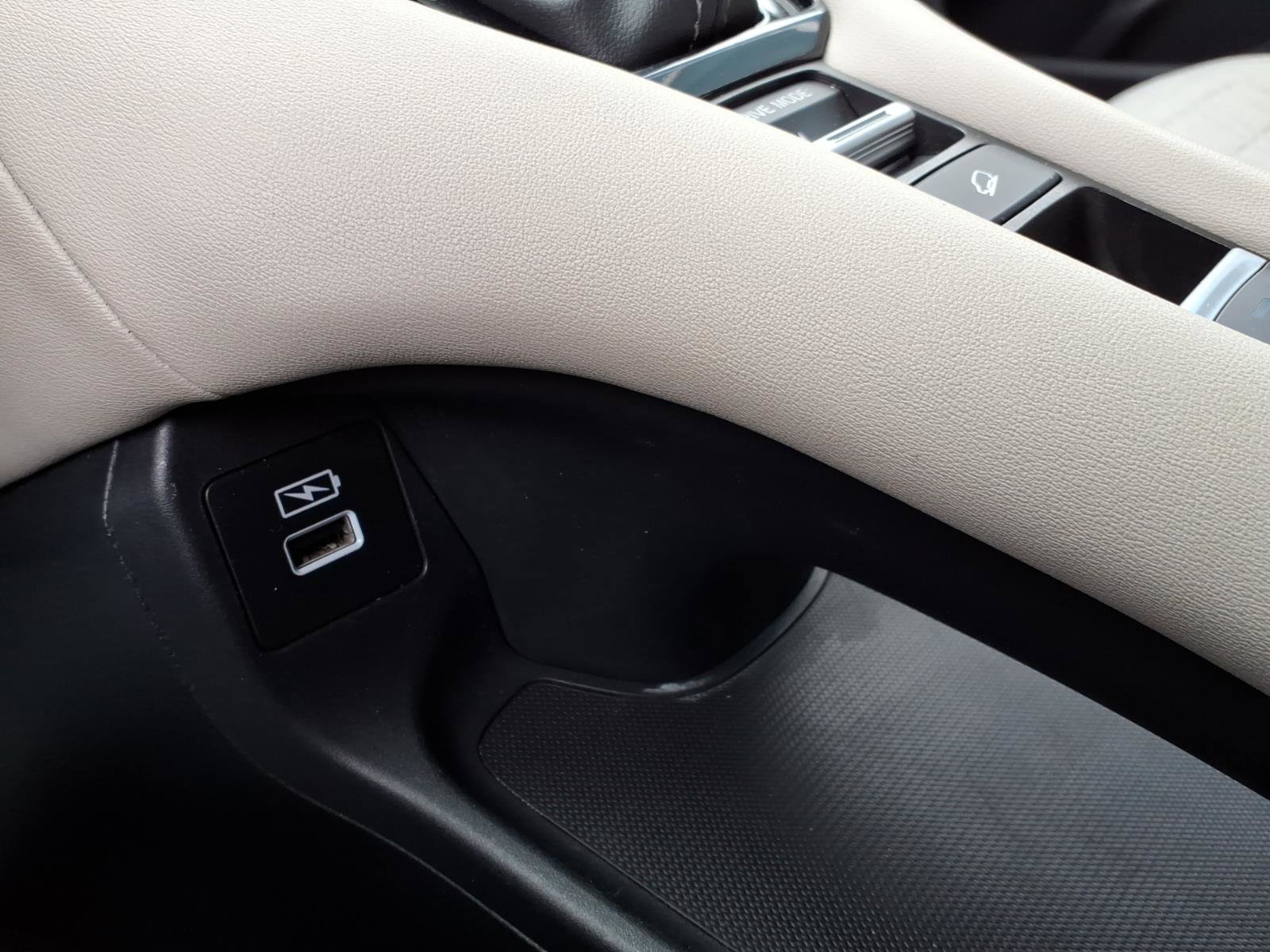 Certified 2023 Honda HR-V LX image 30