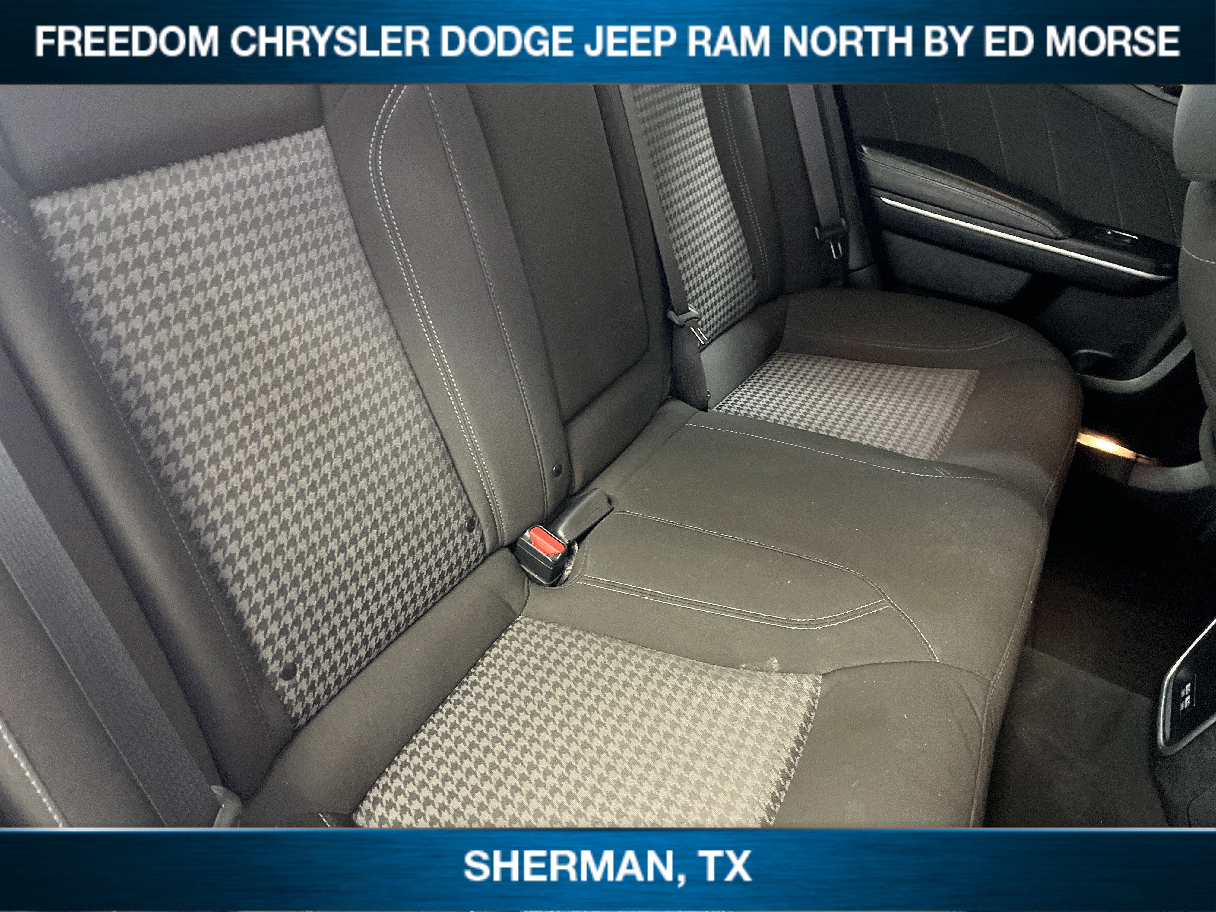 Used 2023 Dodge Charger SXT image 12