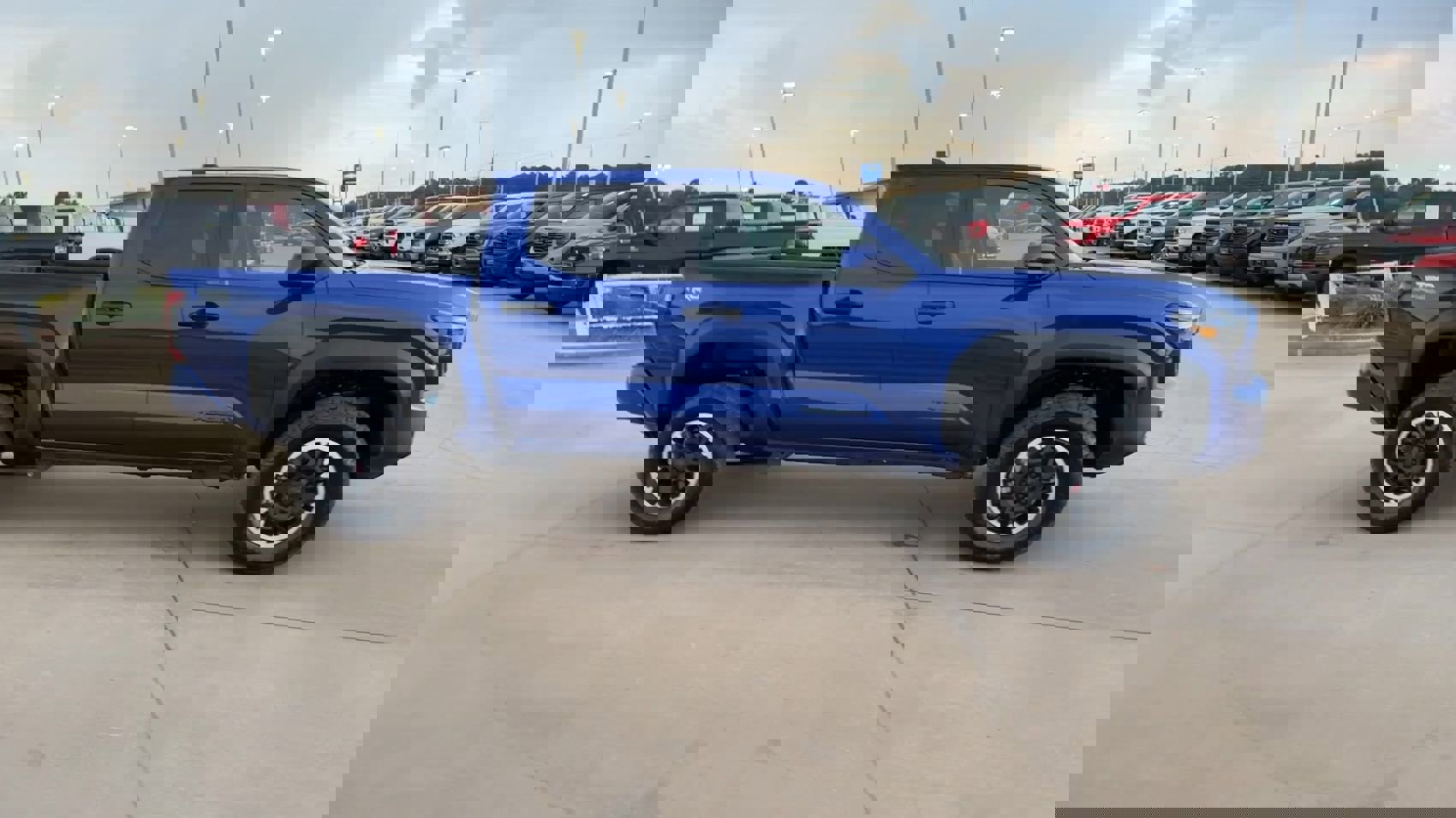 Used 2024 Toyota Tacoma TRD Off-Road image 9