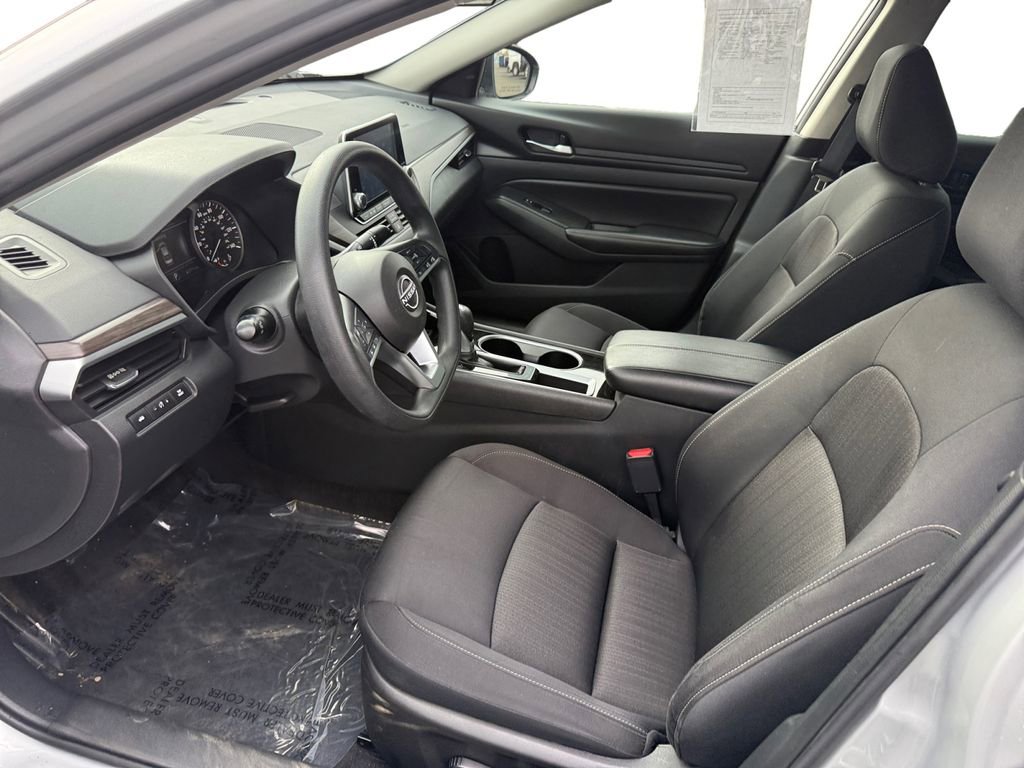Used 2024 Nissan Altima 2.5 SV image 10