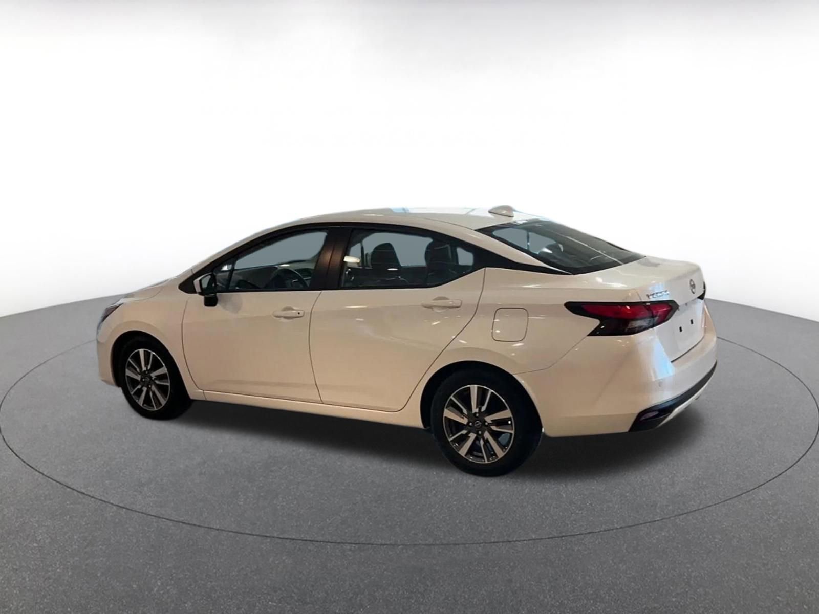 Used 2025 Nissan Versa SV image 10