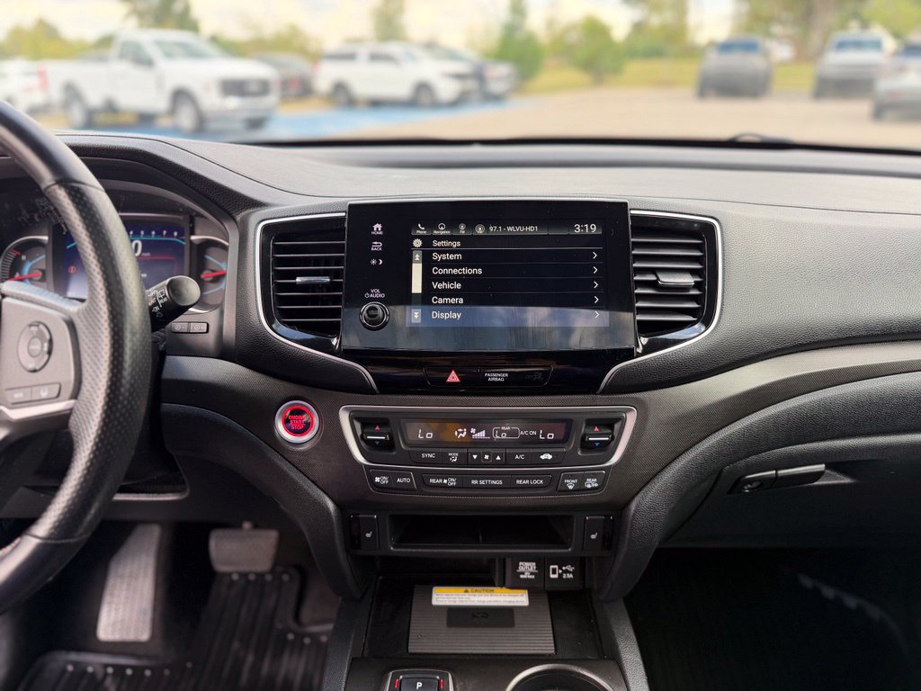 Used 2022 Honda Pilot TrailSport image 31