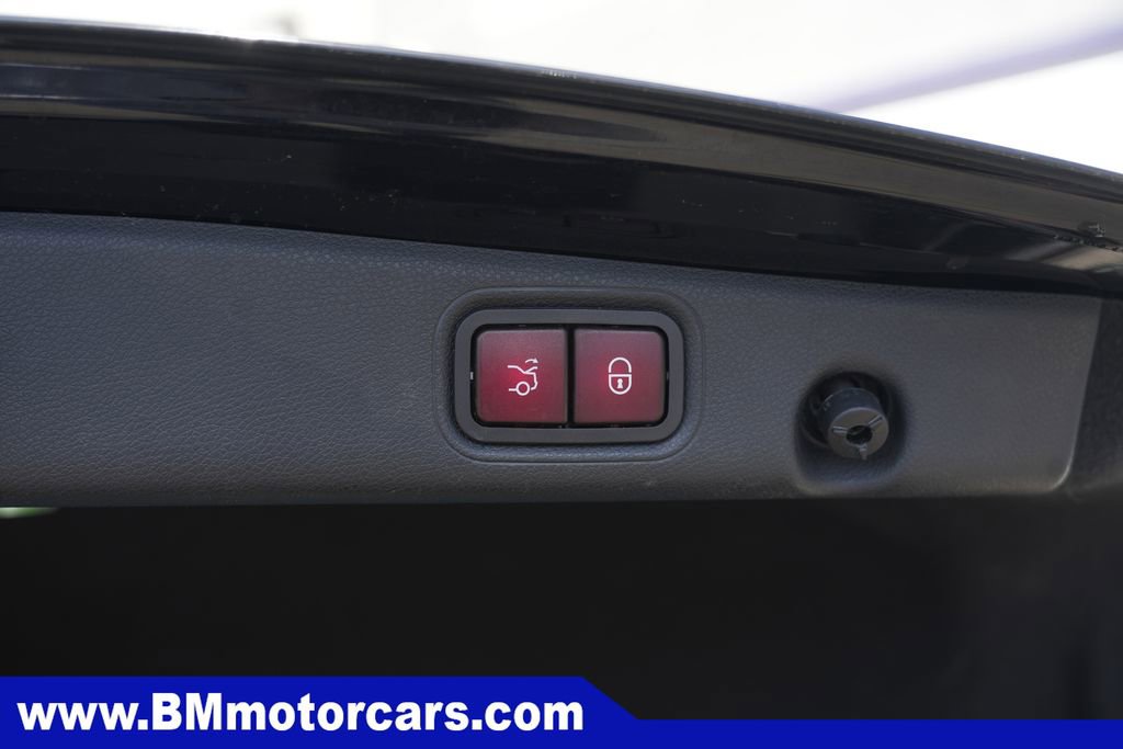 Used 2020 Mercedes-Benz E 350 4MATIC Sedan image 16