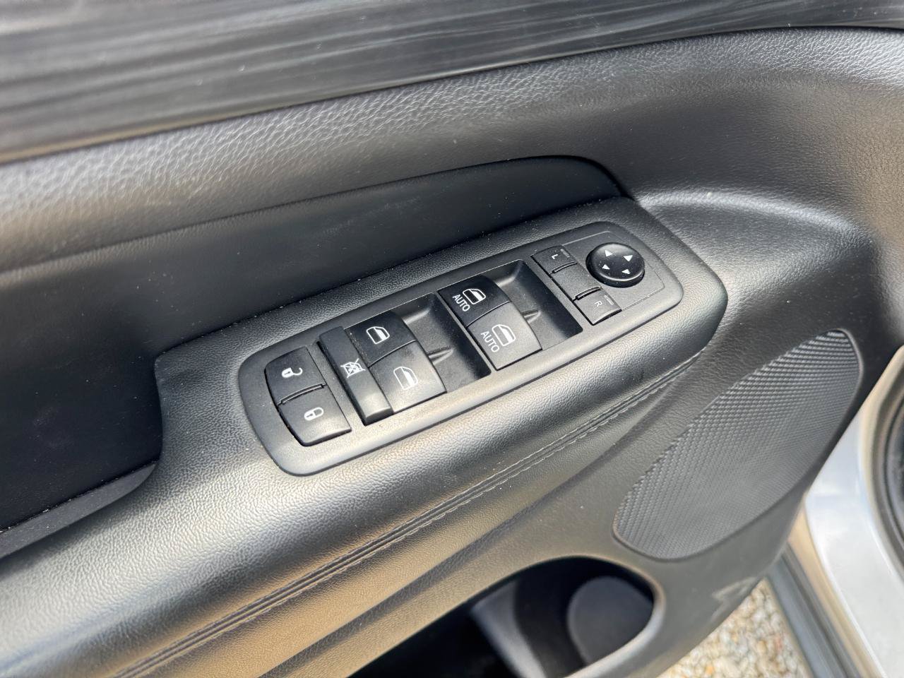 Used 2019 Jeep Grand Cherokee Laredo w/ Laredo X Package RWD image 20