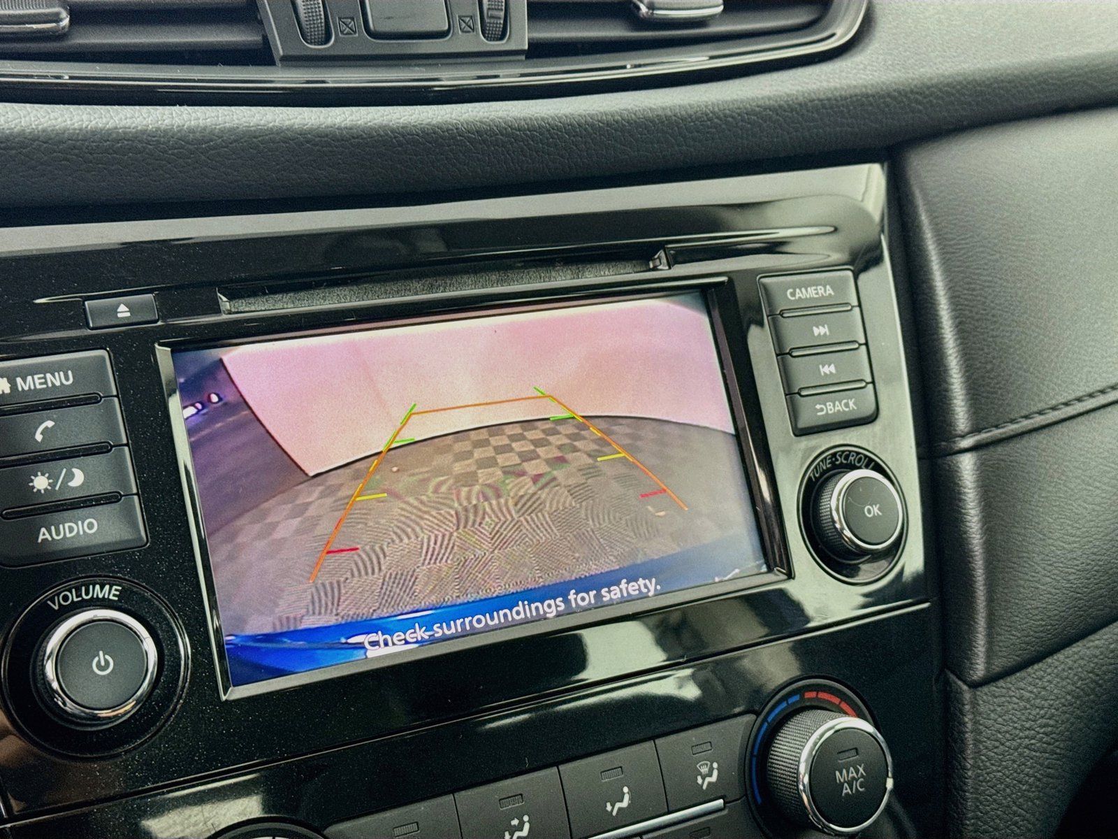 Used 2018 Nissan Rogue S AWD/4WD image 15
