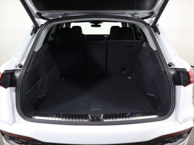 Used 2025 Audi Q5 Premium w/ Convenience Package AWD/4WD image 30