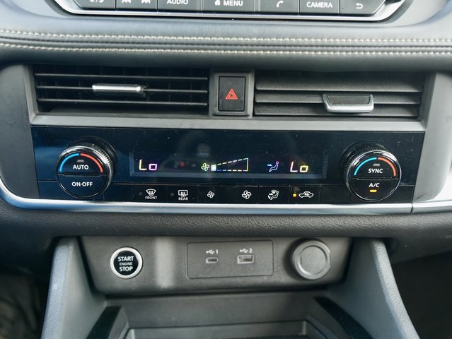 Used 2023 Nissan Rogue SV image 22