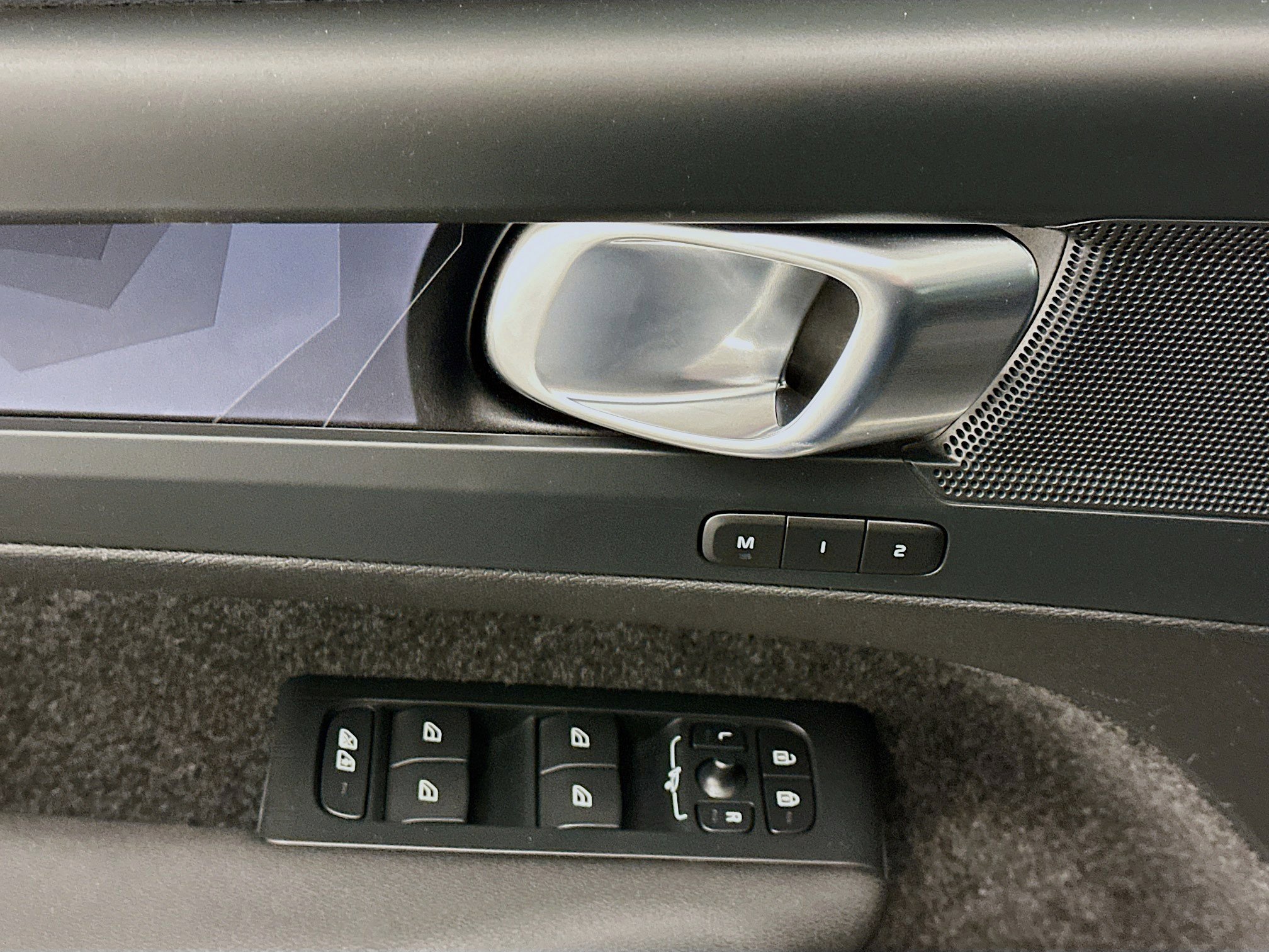 Used 2023 Volvo XC40 Recharge Plus image 15