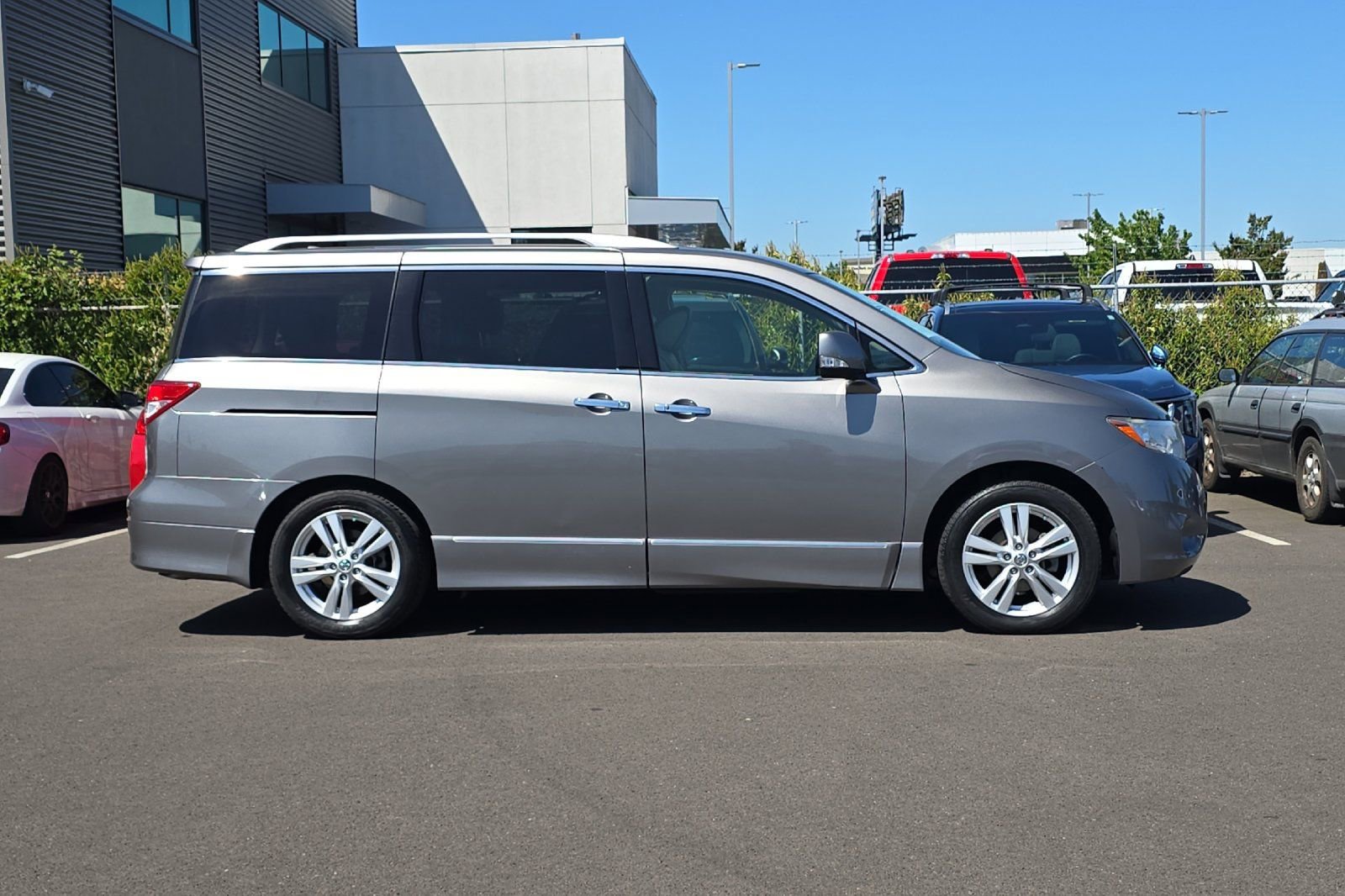 Used 2012 Nissan Quest SL FWD image 3