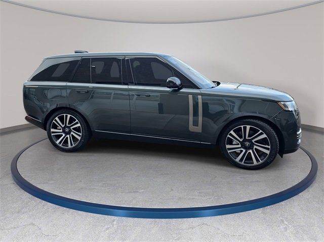 Used 2023 Land Rover Range Rover SE image 4