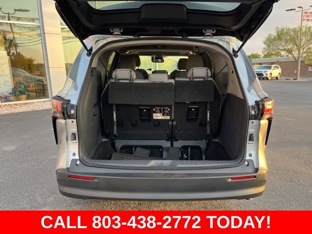 Used 2022 Toyota Sienna LE w/ LE Plus Package image 32