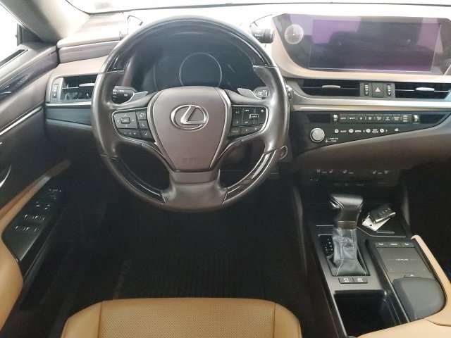 Used 2021 Lexus ES 300h w/ Premium Package image 14