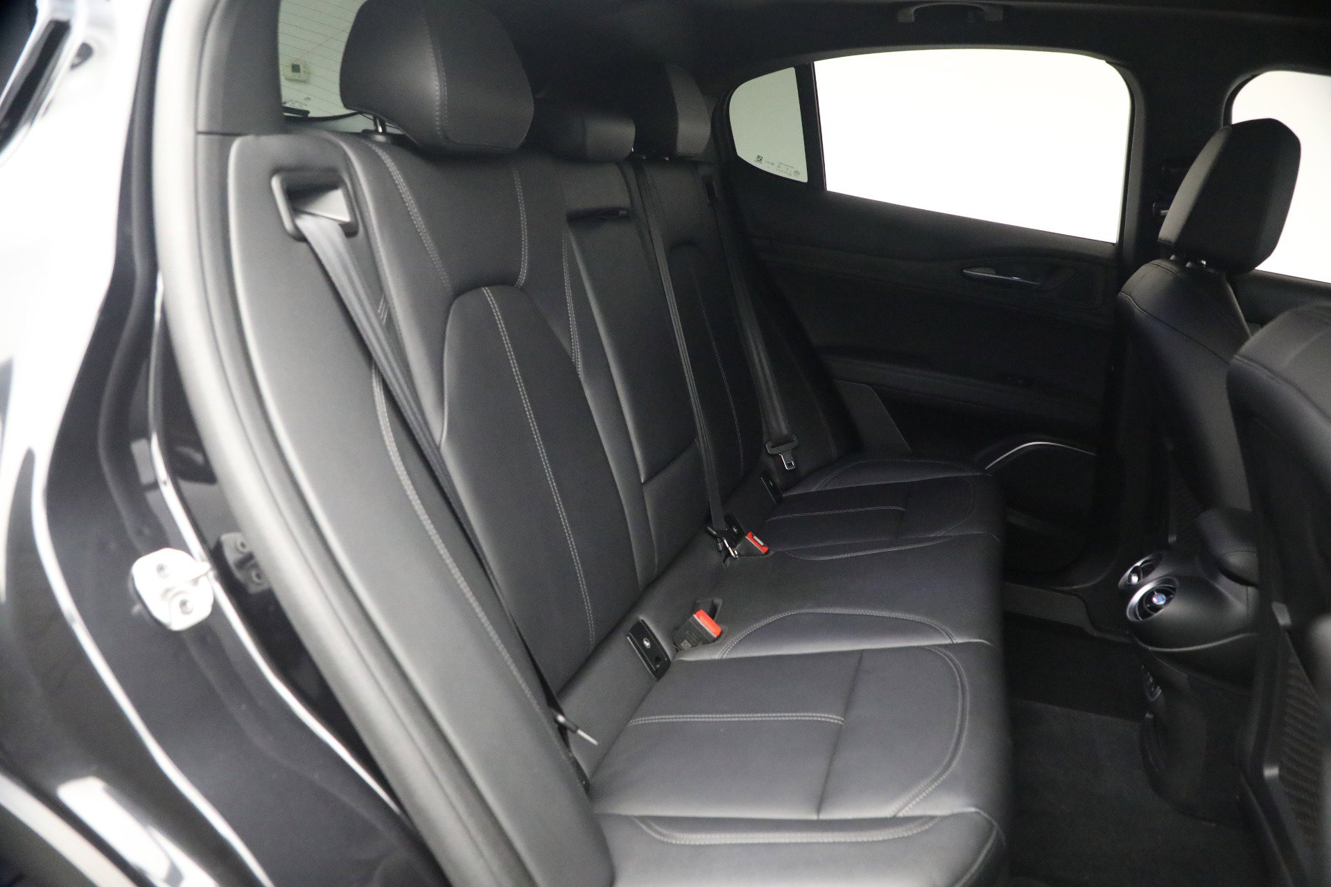 Used 2022 Alfa Romeo Stelvio Sprint AWD/4WD image 21