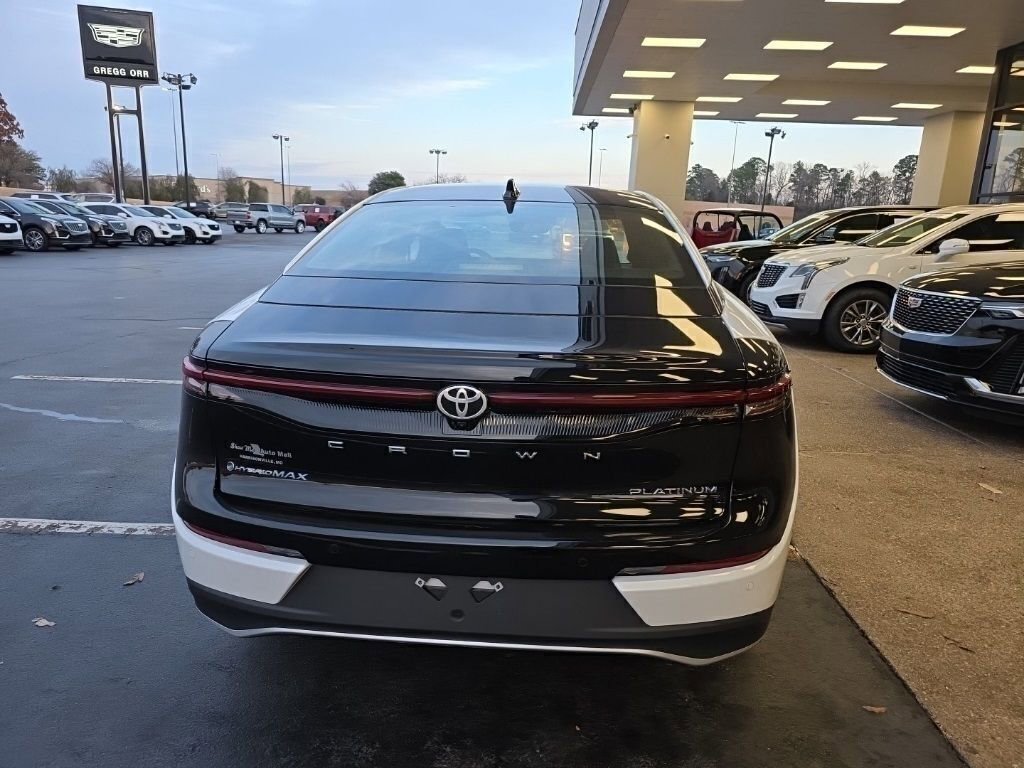 Used 2025 Toyota Crown Platinum image 7