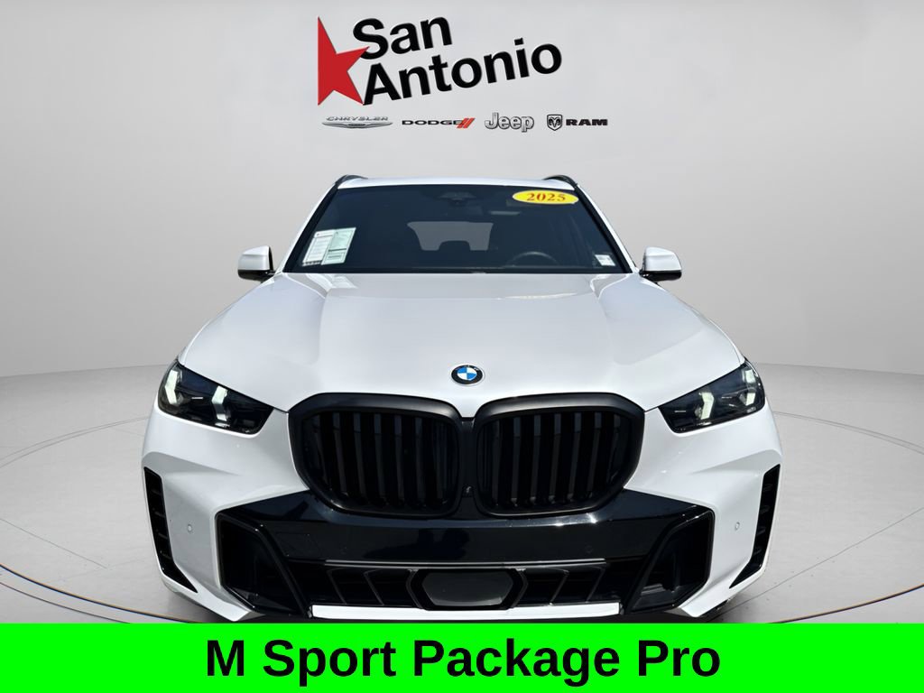 Used 2025 BMW X5 xDrive40i w/ M Sport Package AWD/4WD image 4