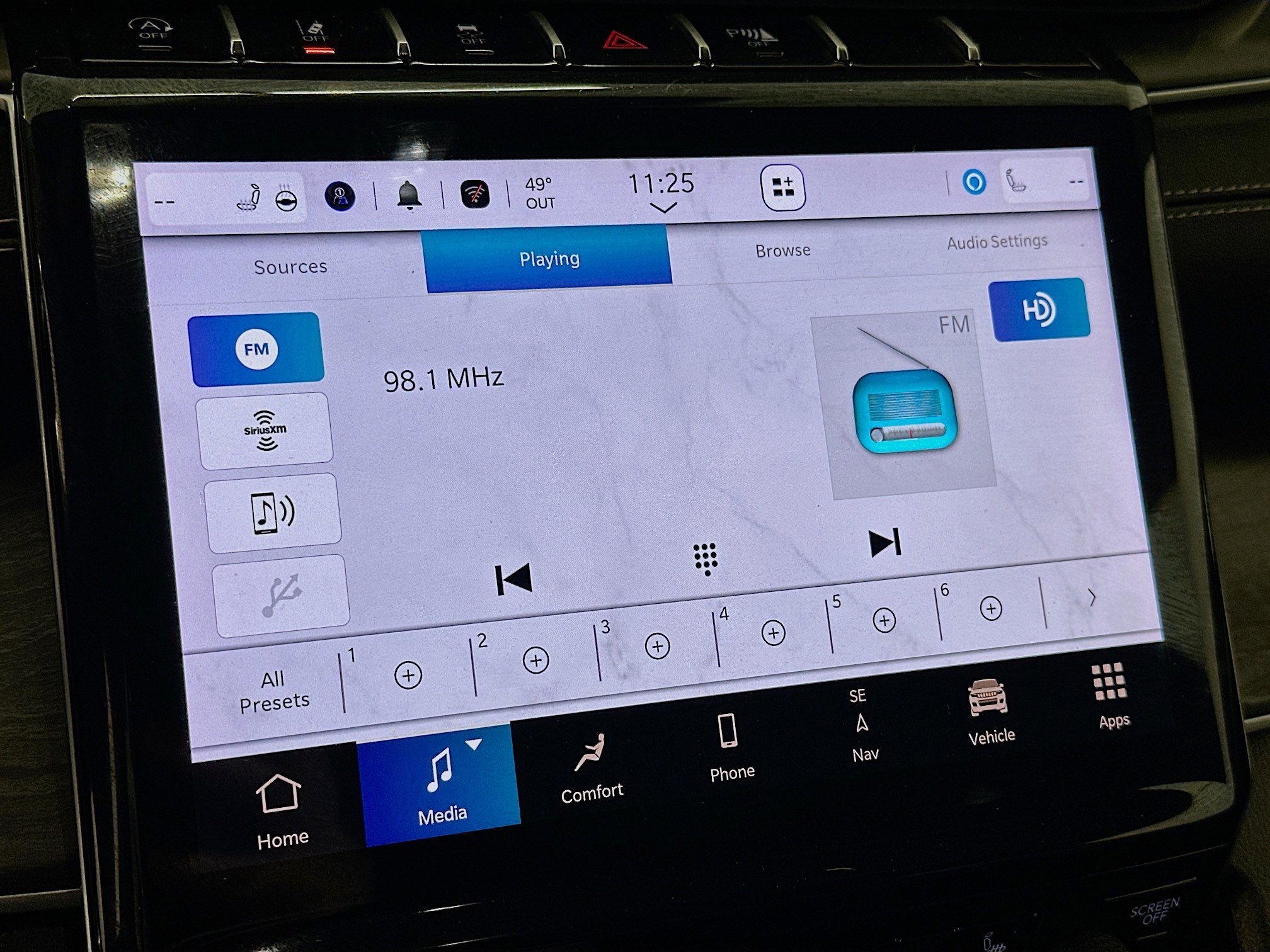 Used 2024 Jeep Grand Cherokee L Limited w/ Luxury Tech Group II image 21