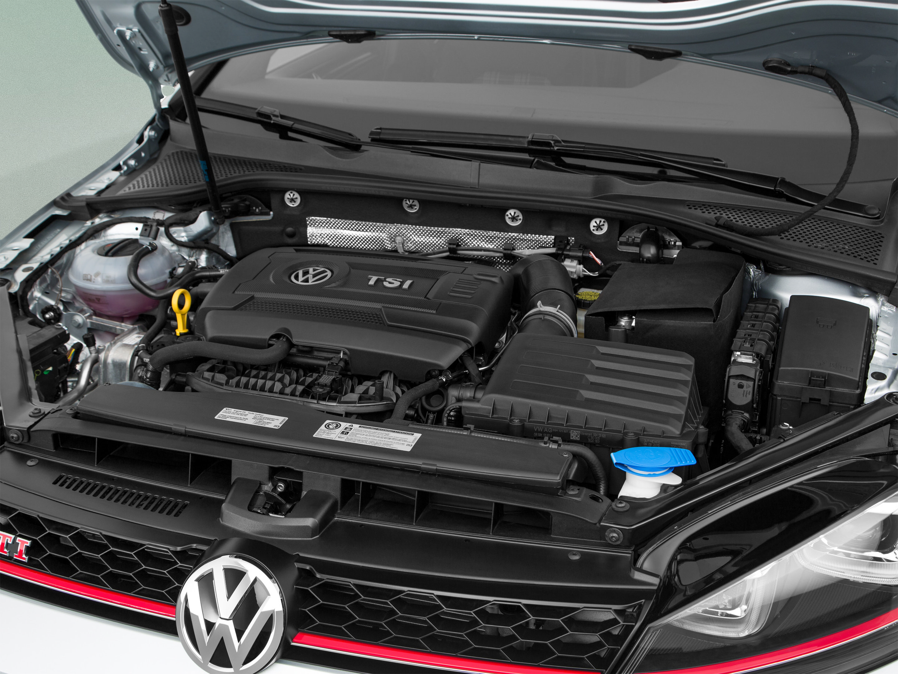 Used 2017 Volkswagen Golf 4-Door FWD image 13