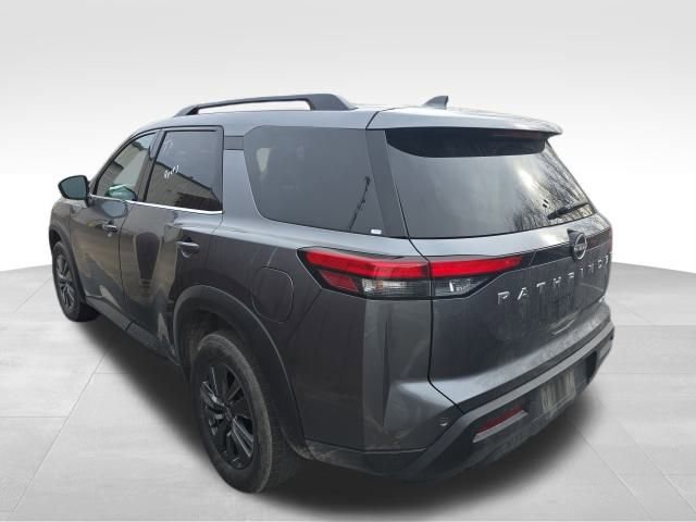 Used 2025 Nissan Pathfinder SV image 3