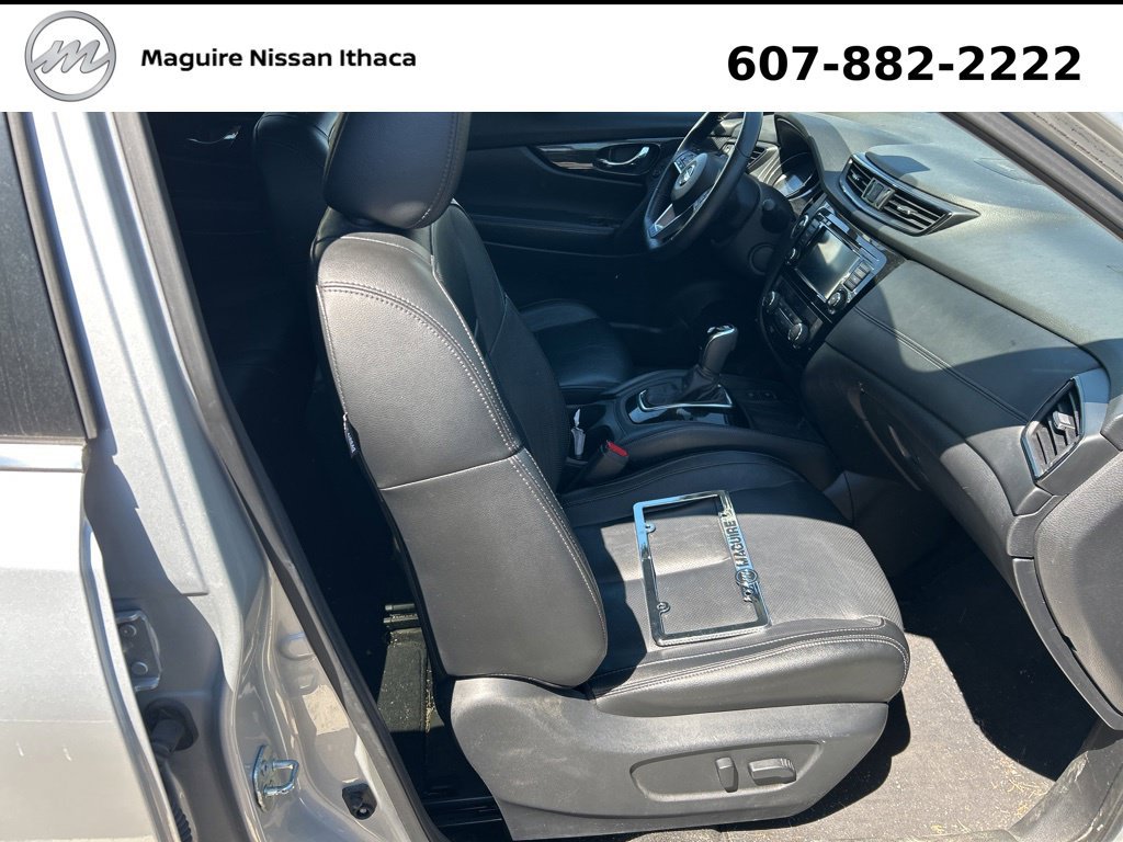 Used 2019 Nissan Rogue SL w/ Premium Package AWD/4WD image 10