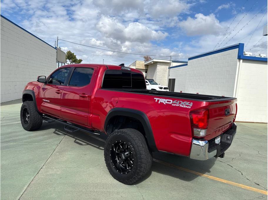 Used 2017 Toyota Tacoma TRD Off-Road image 8