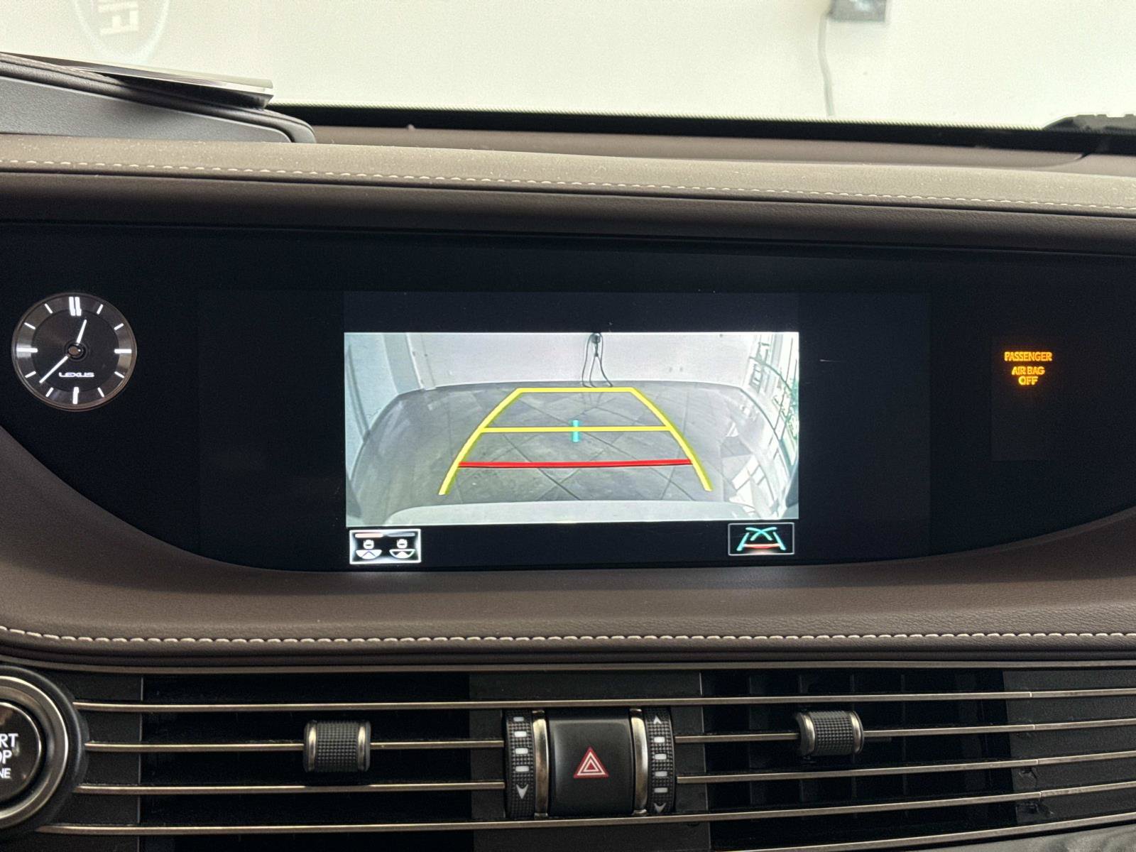 Used 2020 Lexus LS 500 w/ Accessory Package (Z1) RWD image 17