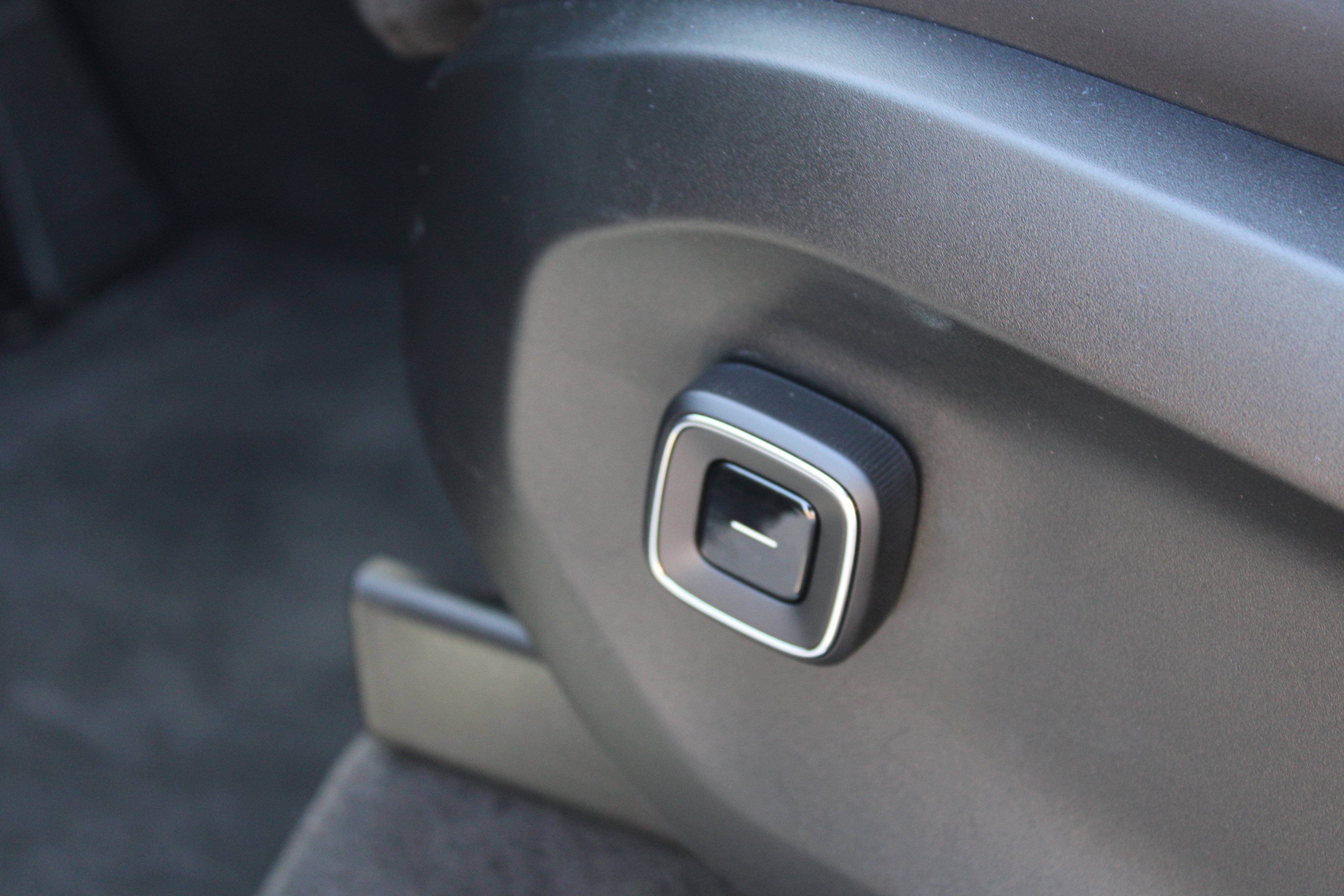 New 2025 Volvo EX90 Ultra image 35